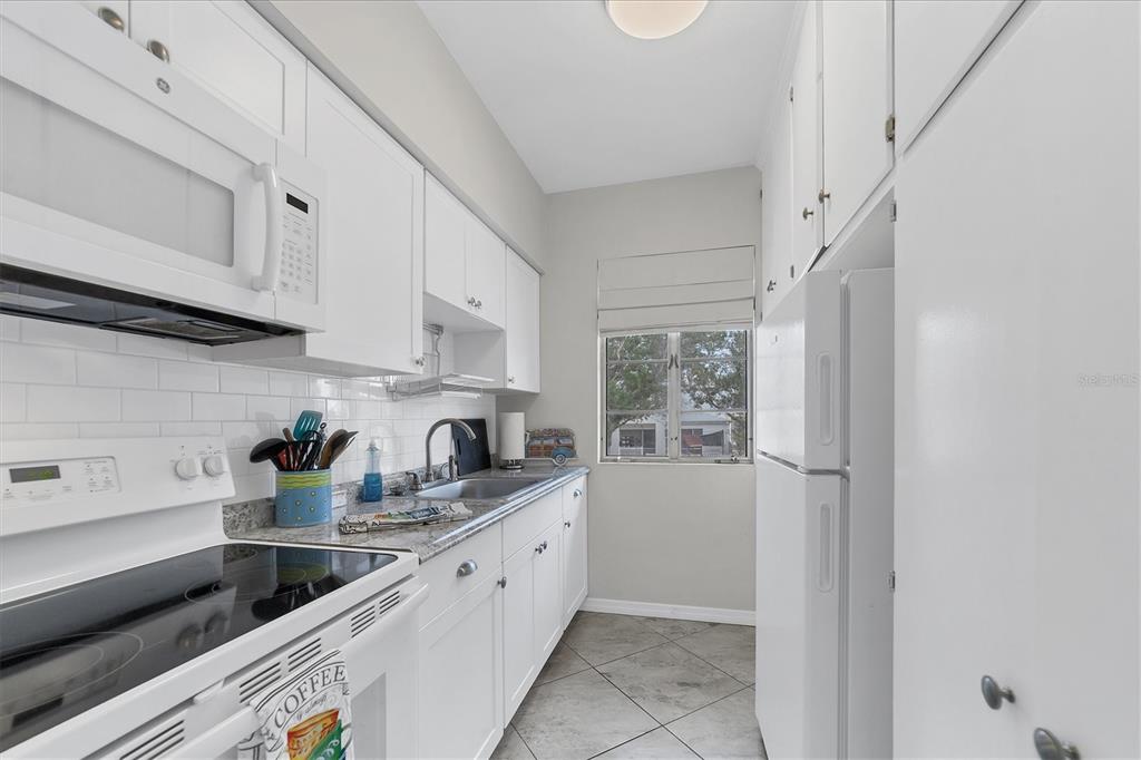 1901 Hyde Park Street, Unit C Sarasota, FL 34239 - Photo 16 of 23