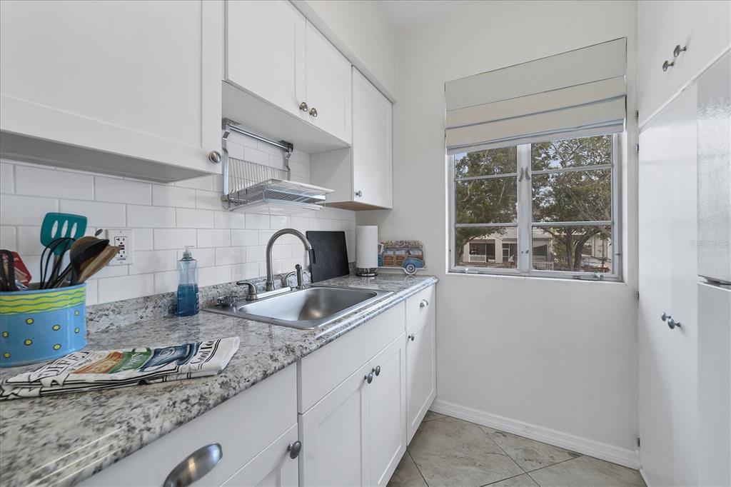 1901 Hyde Park Street, Unit C Sarasota, FL 34239 - Photo 17 of 23