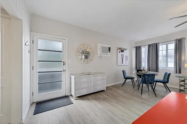 $2,000 | 1901 Hyde Park Street, Unit C, Sarasota, FL 34239