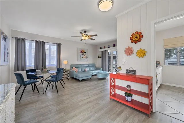 $2,000 | 1901 Hyde Park Street, Unit C, Sarasota, FL 34239