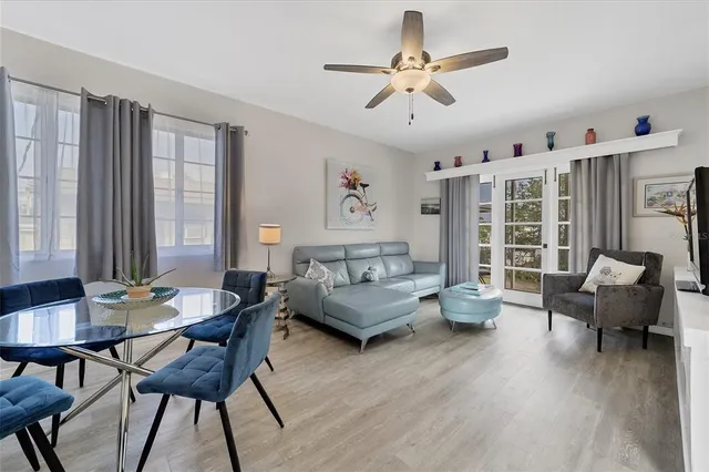 $2,000 | 1901 Hyde Park Street, Unit C, Sarasota, FL 34239