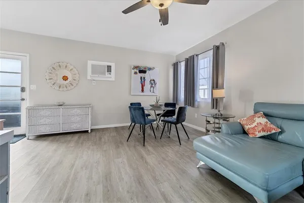 $1,950 | 1901 Hyde Park Street, Unit C, Sarasota, FL 34239