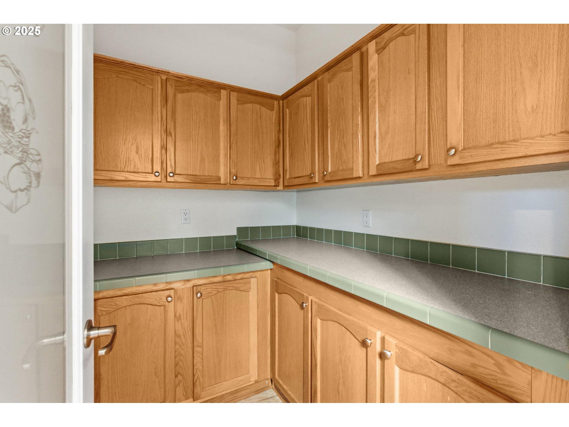 35986 Enterprise Road Creswell, OR 97426 - Photo 16 of 48