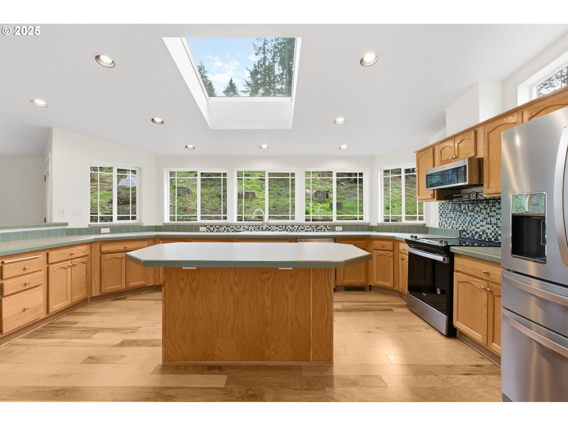 35986 Enterprise Road Creswell, OR 97426 - Photo 17 of 48