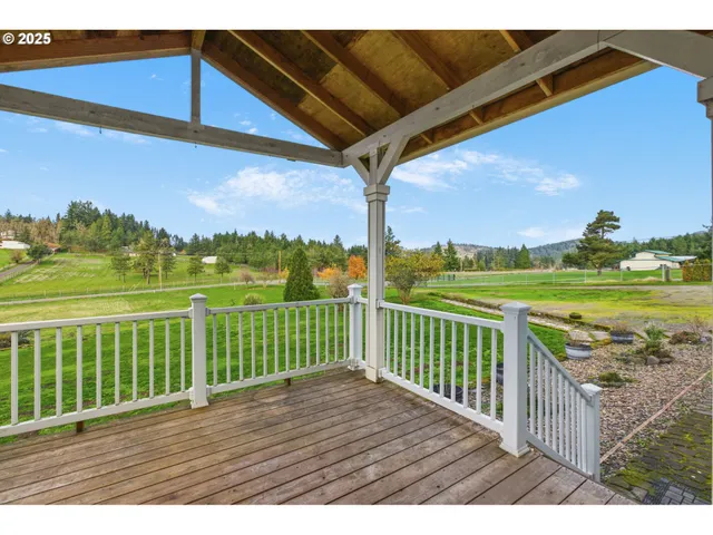 $749,000 | 35986 Enterprise Road, Creswell, OR 97426