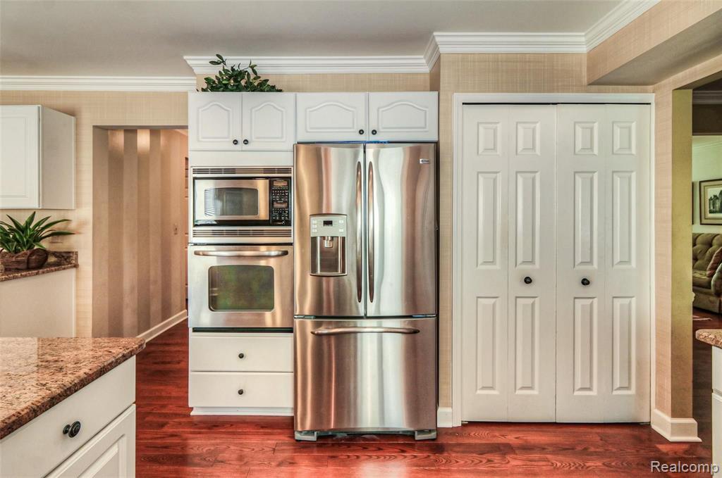 1107 Valley Stream Drive Rochester Hills, MI 48309 - Photo 21 of 50