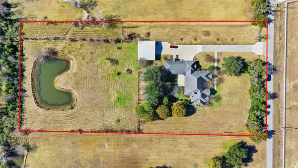 $730,000 | 500 Burwell Road, Highlands, TX 77562