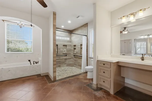 $730,000 | 500 Burwell Road, Highlands, TX 77562