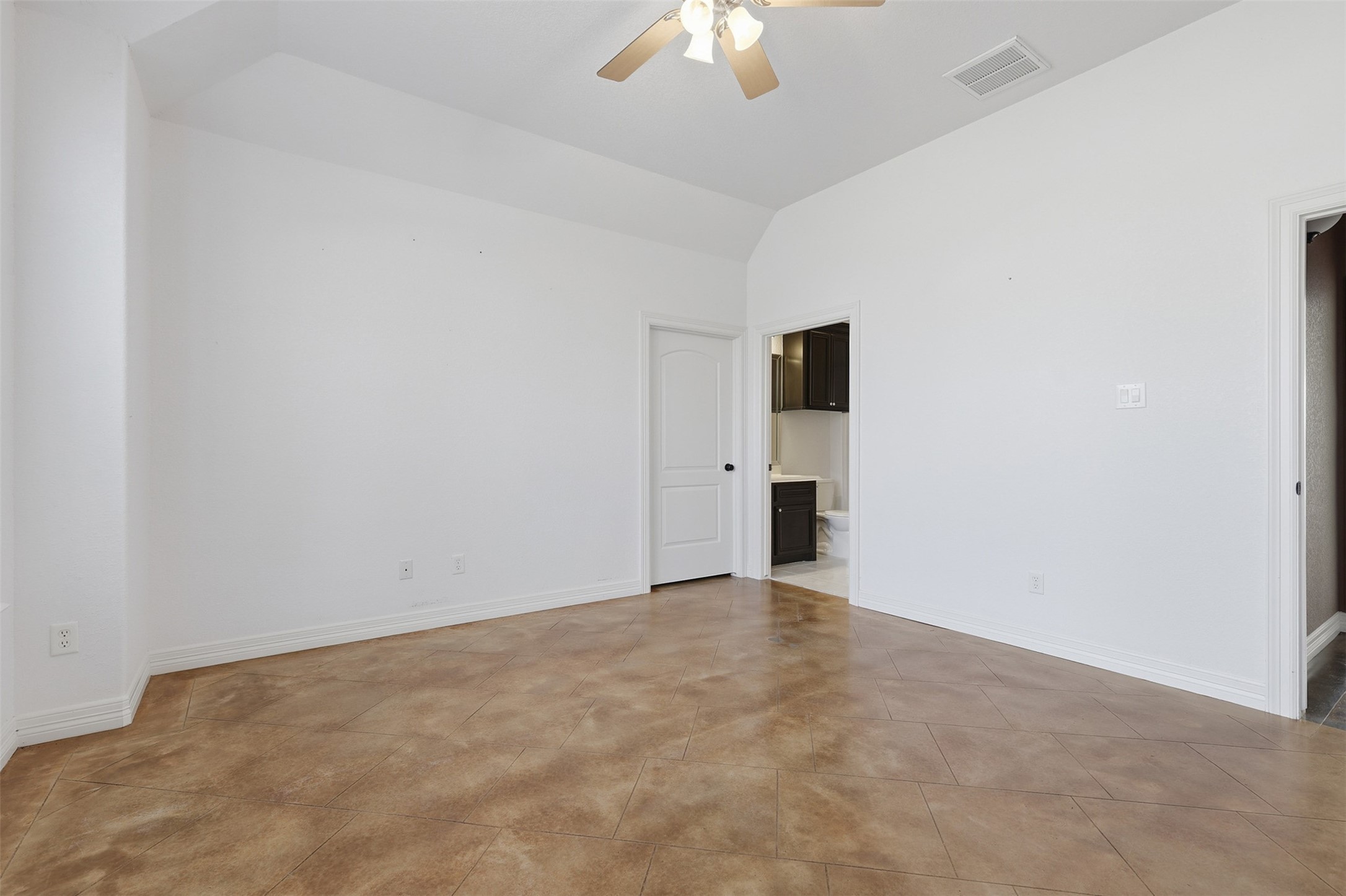 500 Burwell Road Highlands, TX 77562 - Photo 26 of 50 an empty room with a ceiling fan and a window