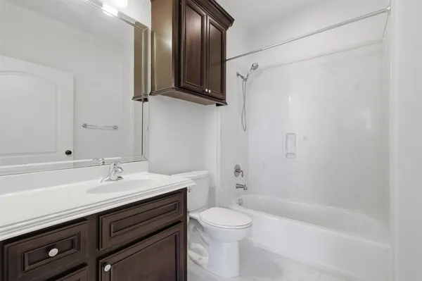 $730,000 | 500 Burwell Road, Highlands, TX 77562