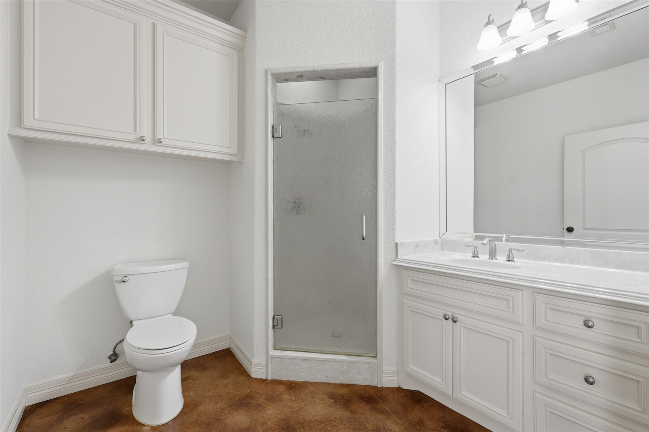 500 Burwell Road Highlands, TX 77562 - Photo 33 of 50 Additional full bathroom near the back of the home featuring a walk-in shower, ideal for guests or everyday use.