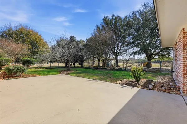 $730,000 | 500 Burwell Road, Highlands, TX 77562