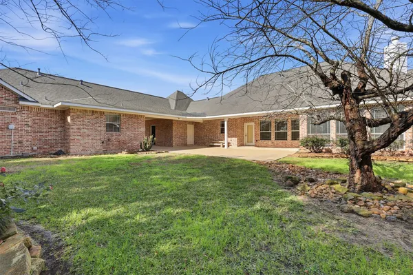$730,000 | 500 Burwell Road, Highlands, TX 77562