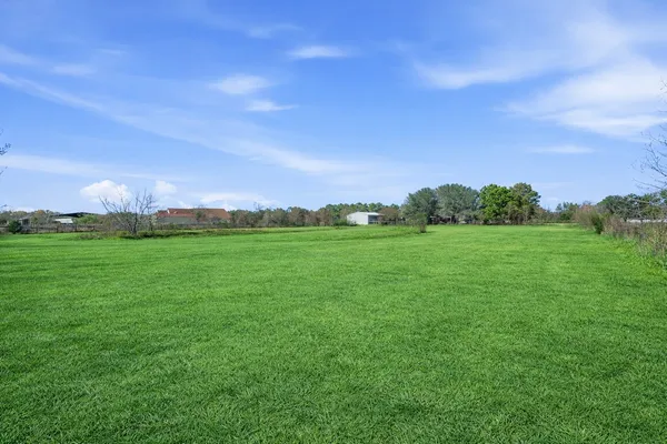 $730,000 | 500 Burwell Road, Highlands, TX 77562