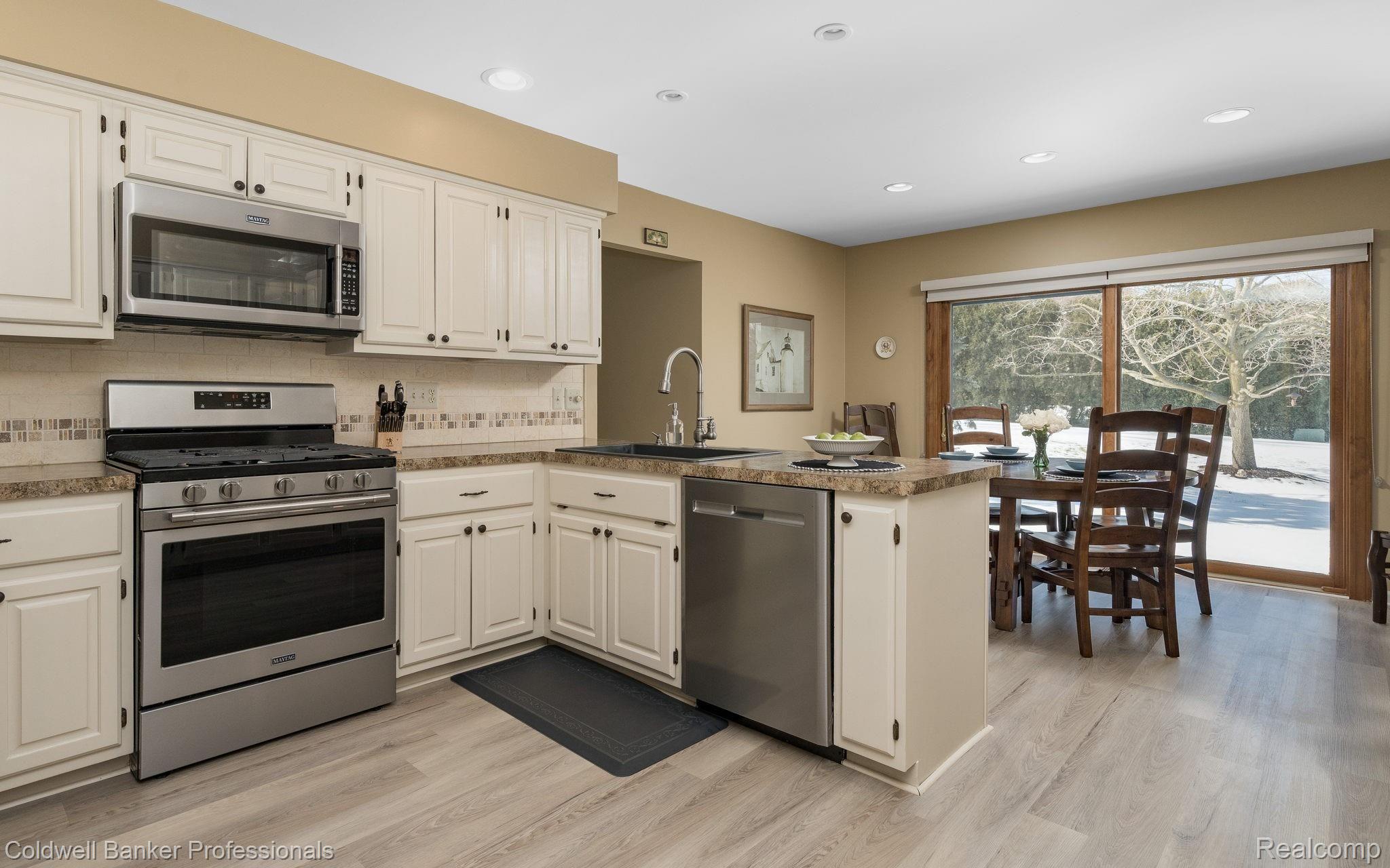 635-Snowmass-Dr-Kitchen.jpg