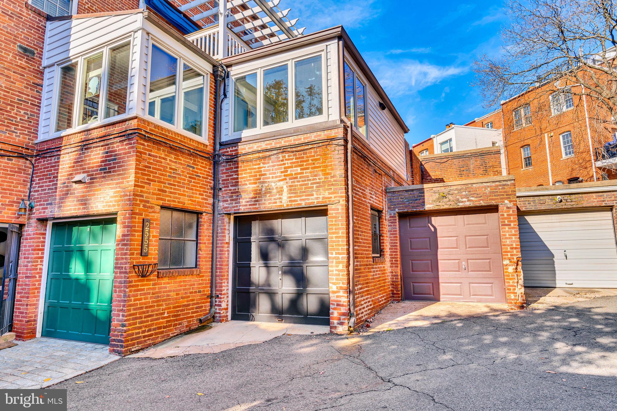 2555 Waterside Drive Northwest Washington, DC 20008 - Photo 25 of 36