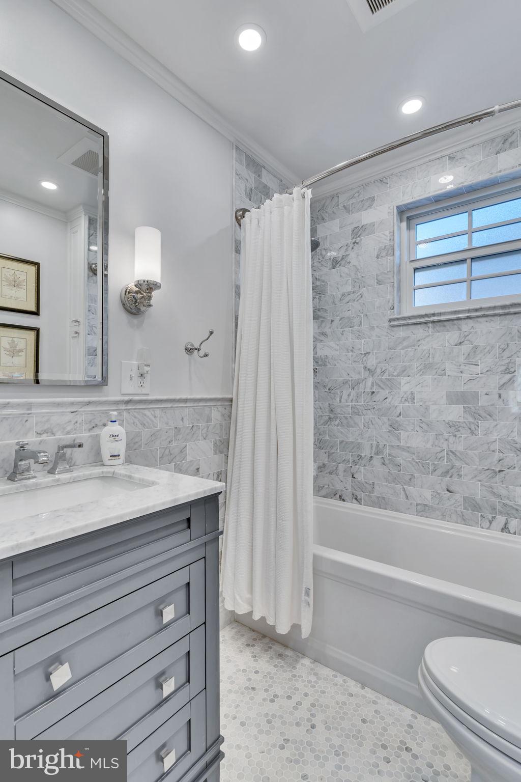 2555 Waterside Drive Northwest Washington, DC 20008 - Photo 31 of 36