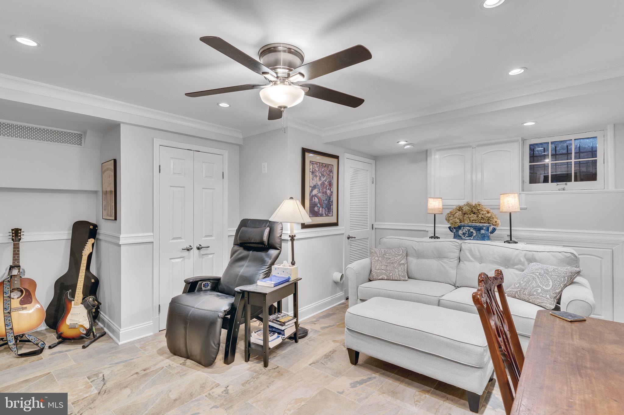 2555 Waterside Drive Northwest Washington, DC 20008 - Photo 32 of 36