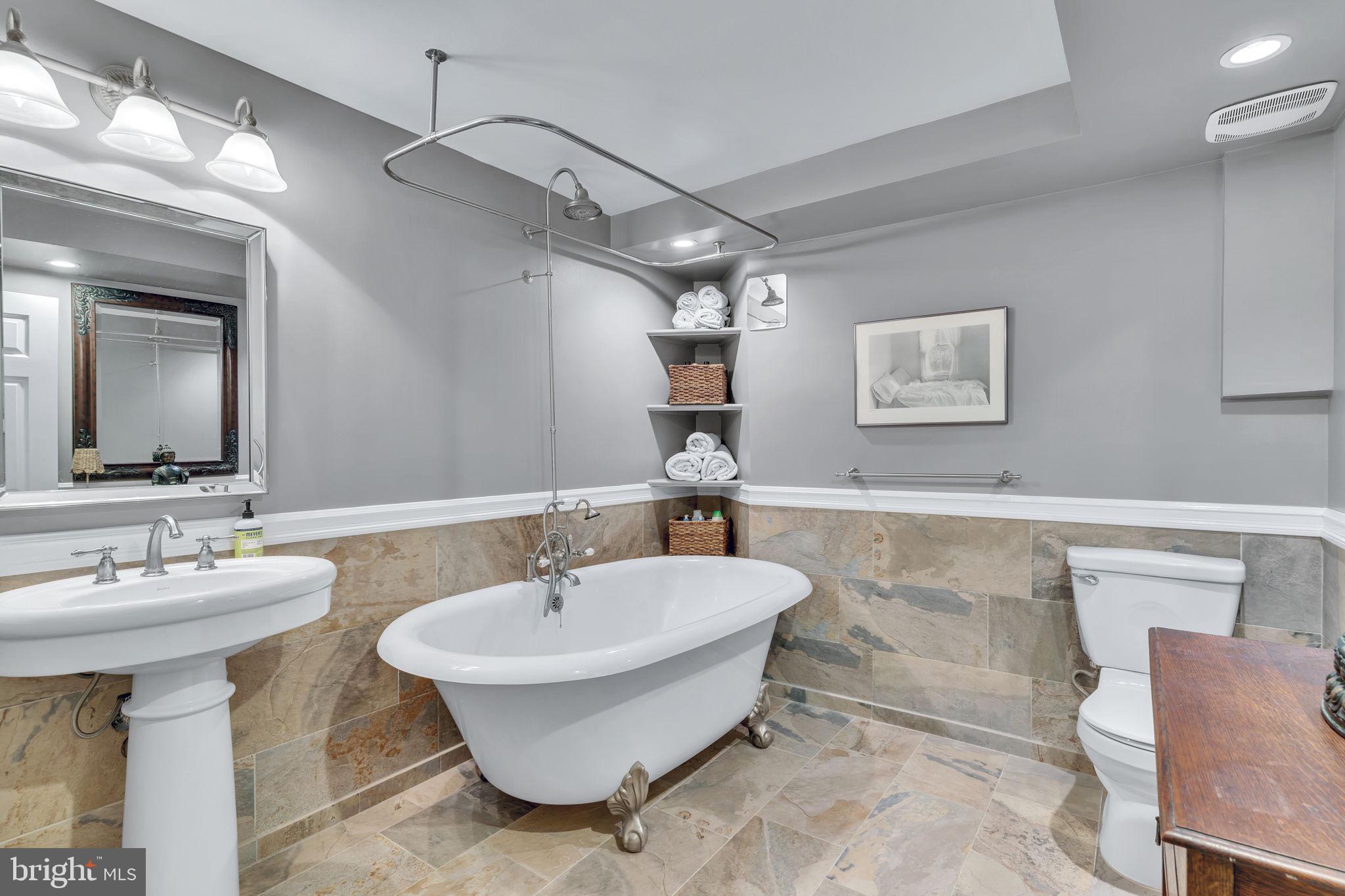 2555 Waterside Drive Northwest Washington, DC 20008 - Photo 33 of 36