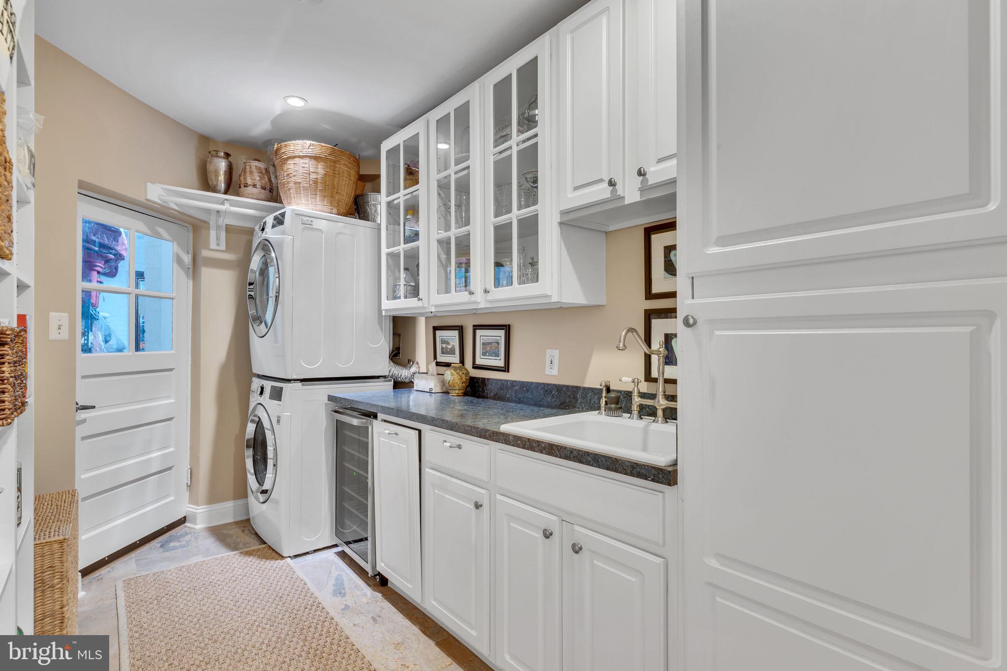 2555 Waterside Drive Northwest Washington, DC 20008 - Photo 34 of 36