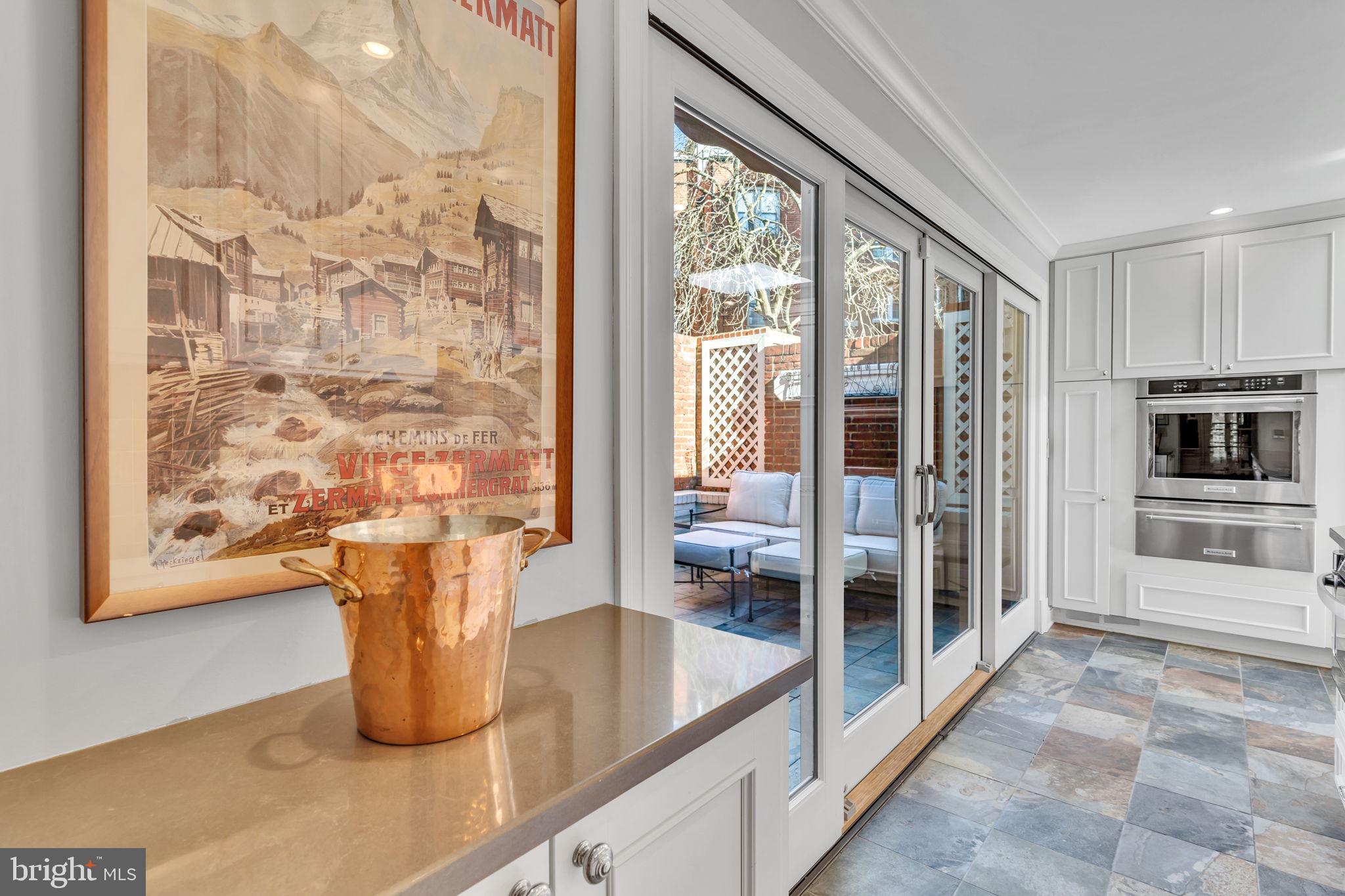 2555 Waterside Drive Northwest Washington, DC 20008 - Photo 6 of 36