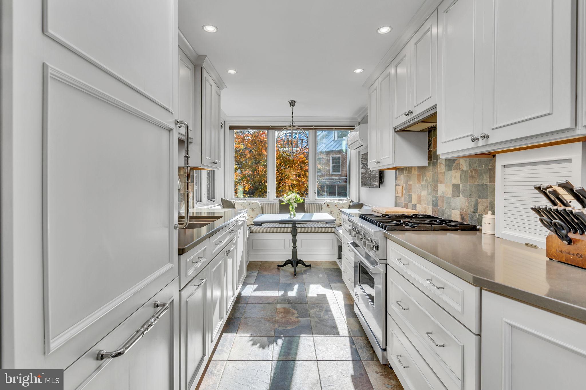 2555 Waterside Drive Northwest Washington, DC 20008 - Photo 8 of 36