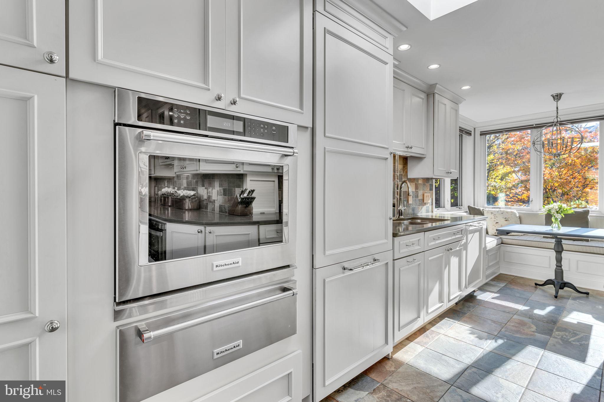 2555 Waterside Drive Northwest Washington, DC 20008 - Photo 9 of 36