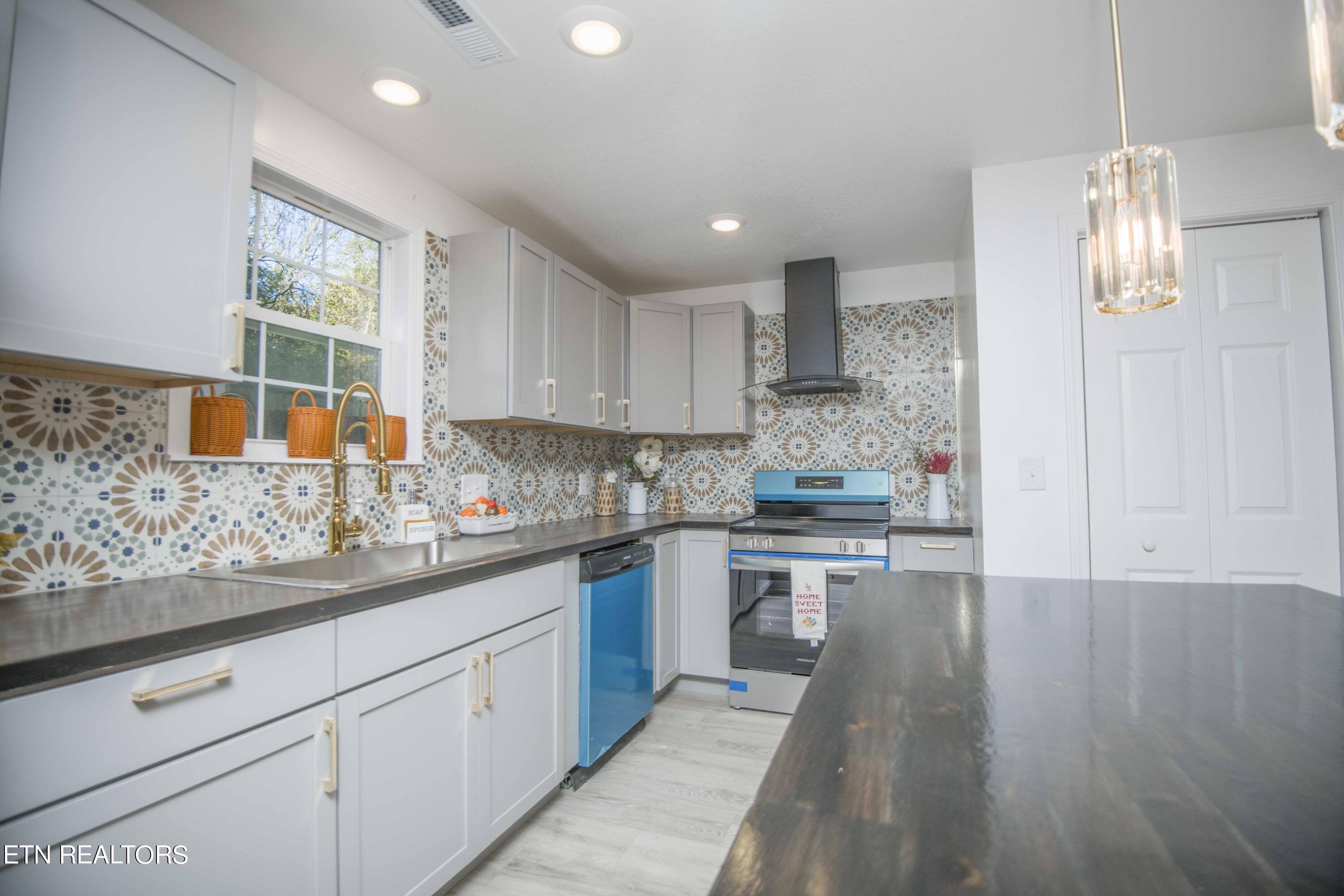 507 Oody Road Loudon, TN 37774 - Photo 16 of 38 kitchen 5_1