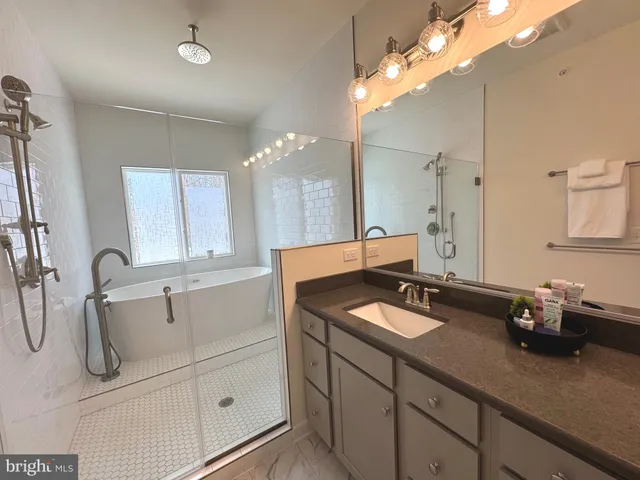 $1,189,000 | 3847 Rainier Drive, Fairfax, VA 22033