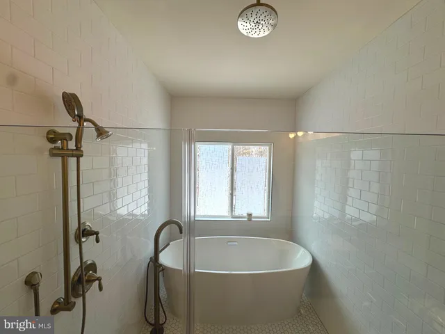 $1,189,000 | 3847 Rainier Drive, Fairfax, VA 22033