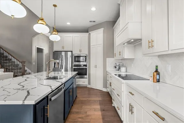 $640,000 | 21410 West 189th Ter Spring Hill, Spring Hill, KS 66083