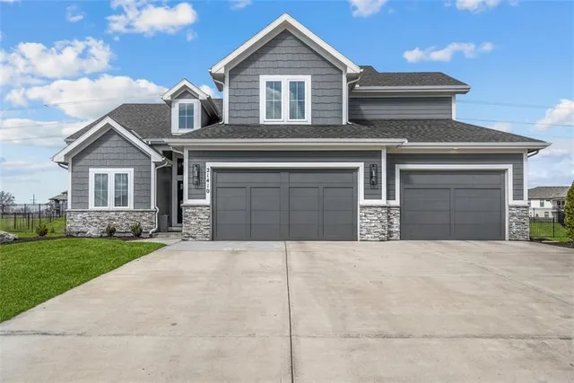 $640,000 | 21410 West 189th Ter Spring Hill, Spring Hill, KS 66083