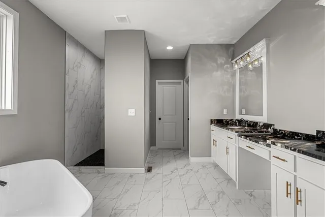 $640,000 | 21410 West 189th Ter Spring Hill, Spring Hill, KS 66083