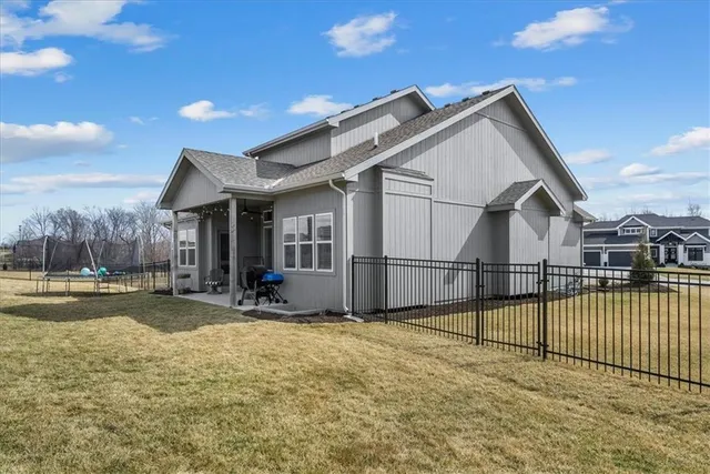 $640,000 | 21410 West 189th Ter Spring Hill, Spring Hill, KS 66083