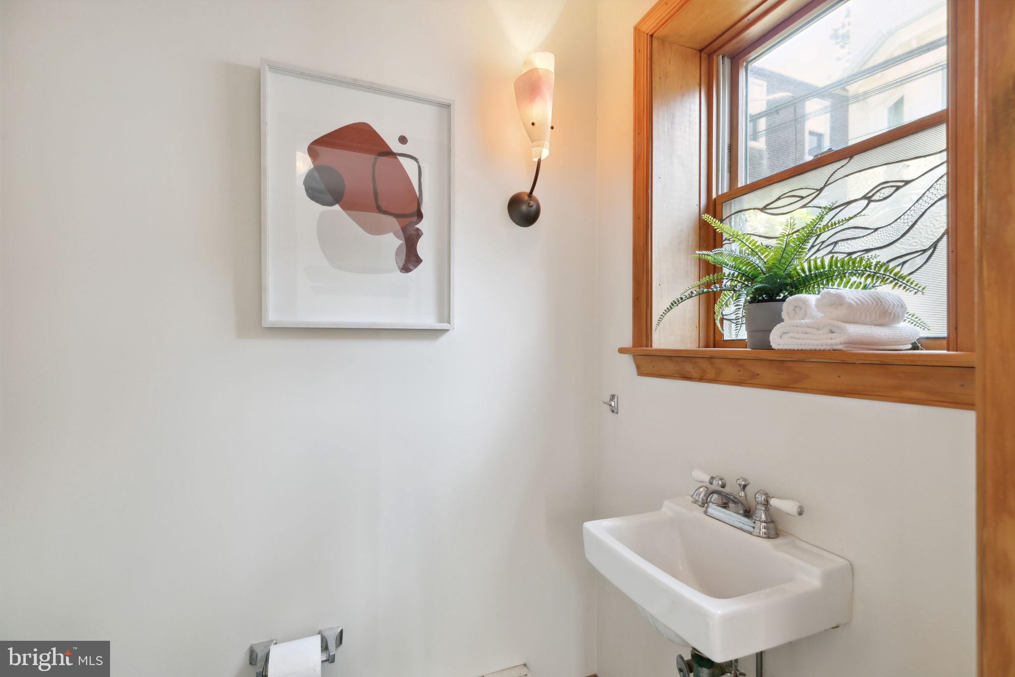 2216 Wallace Street Philadelphia, PA 19130 - Photo 11 of 34