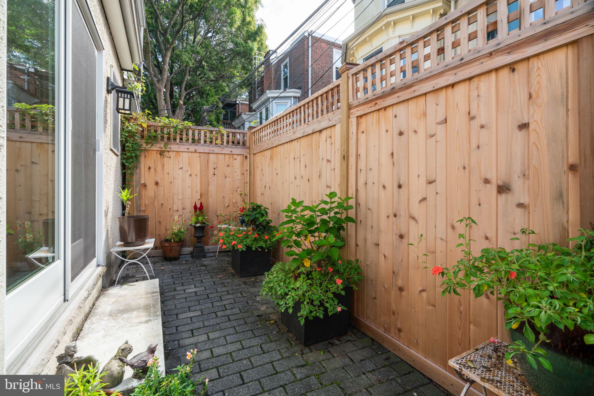 2216 Wallace Street Philadelphia, PA 19130 - Photo 12 of 34