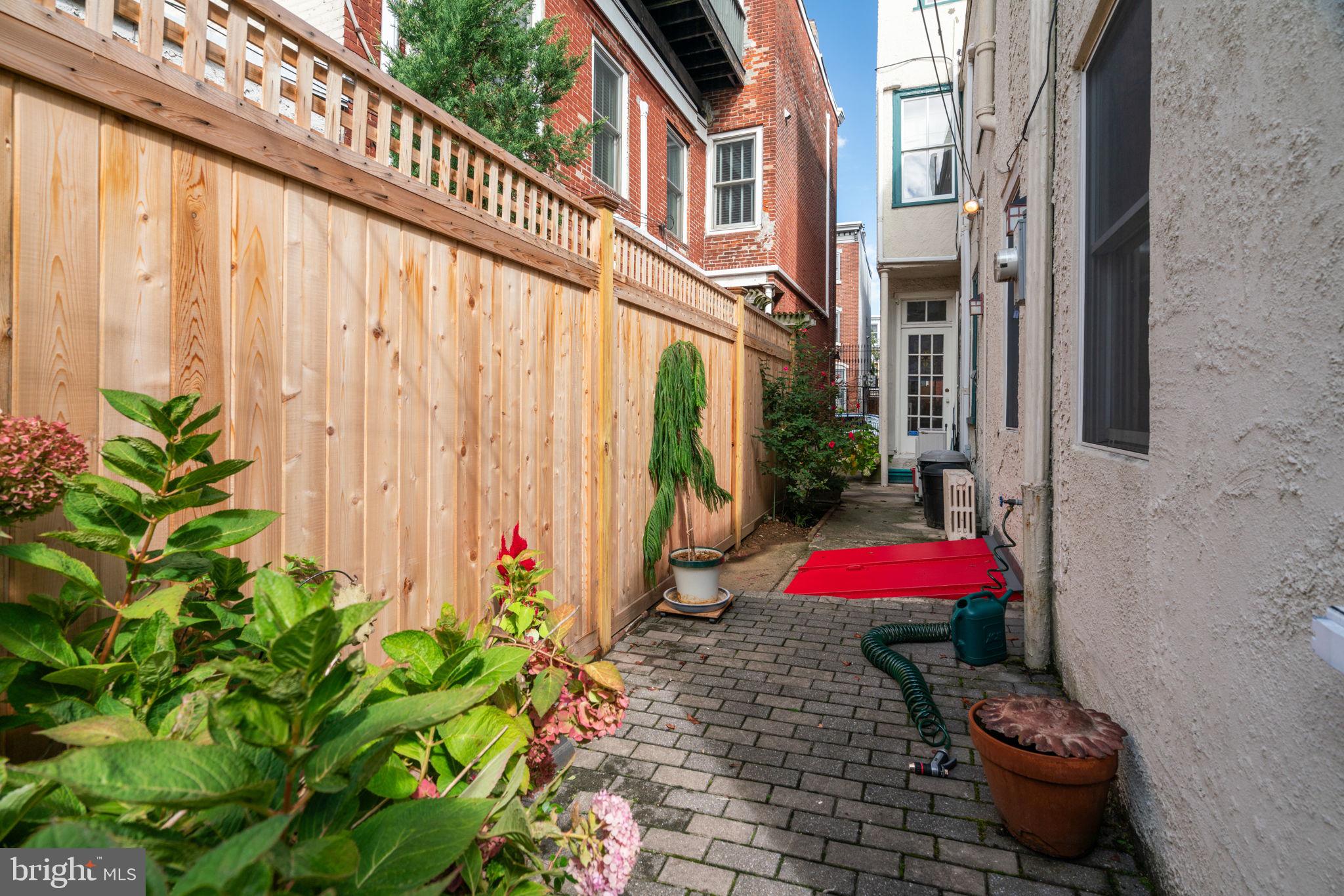 2216 Wallace Street Philadelphia, PA 19130 - Photo 14 of 34