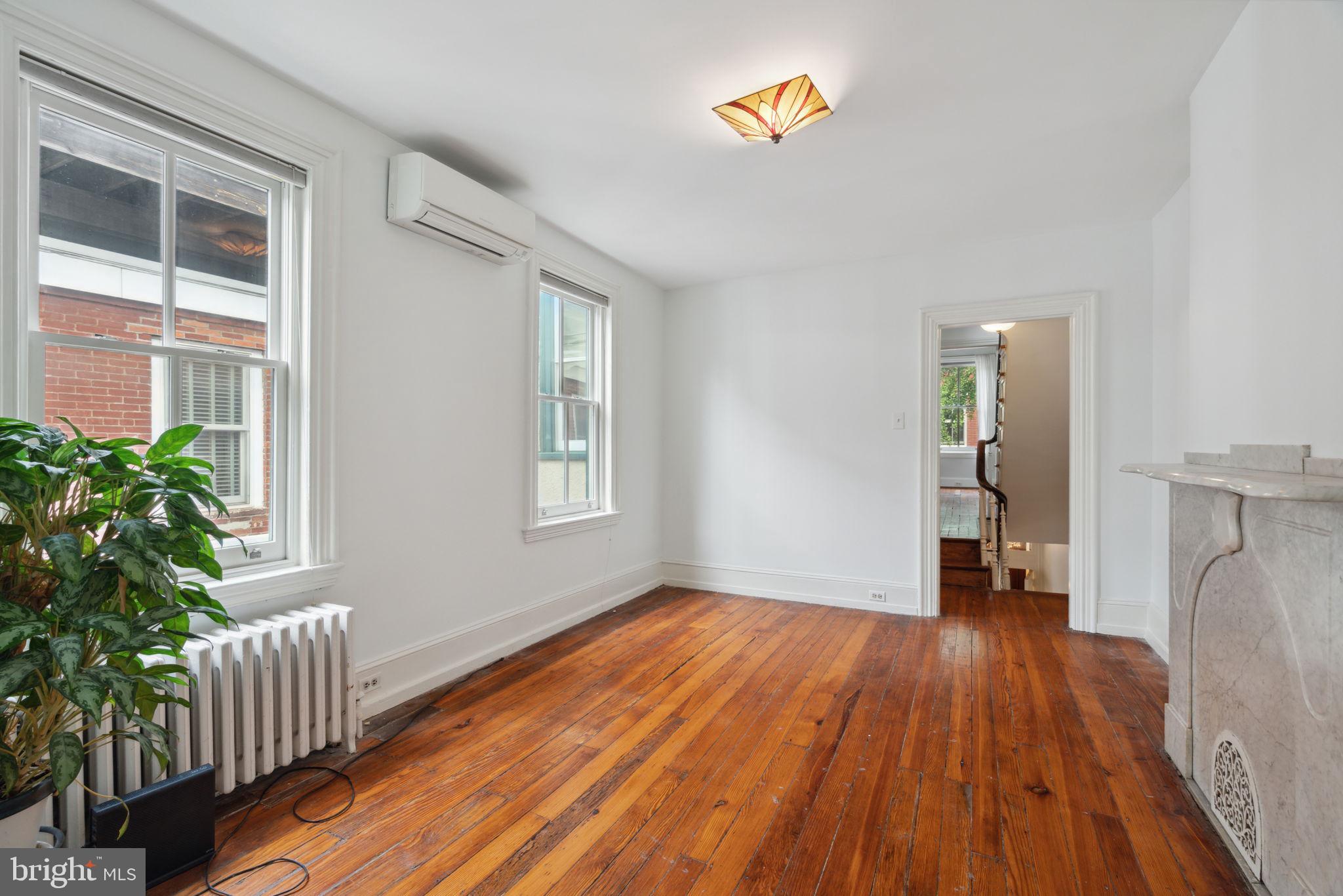 2216 Wallace Street Philadelphia, PA 19130 - Photo 19 of 34