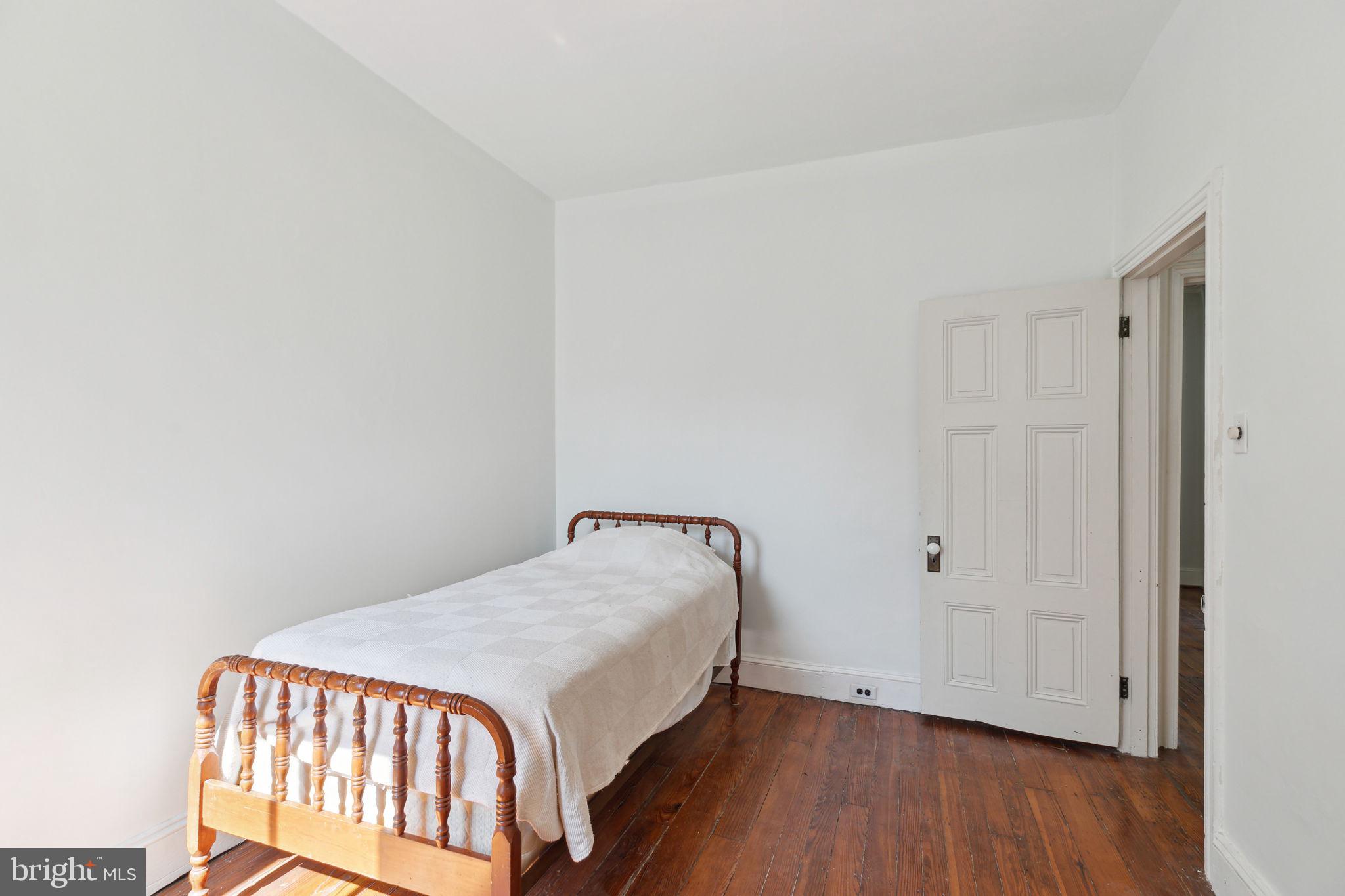 2216 Wallace Street Philadelphia, PA 19130 - Photo 25 of 34