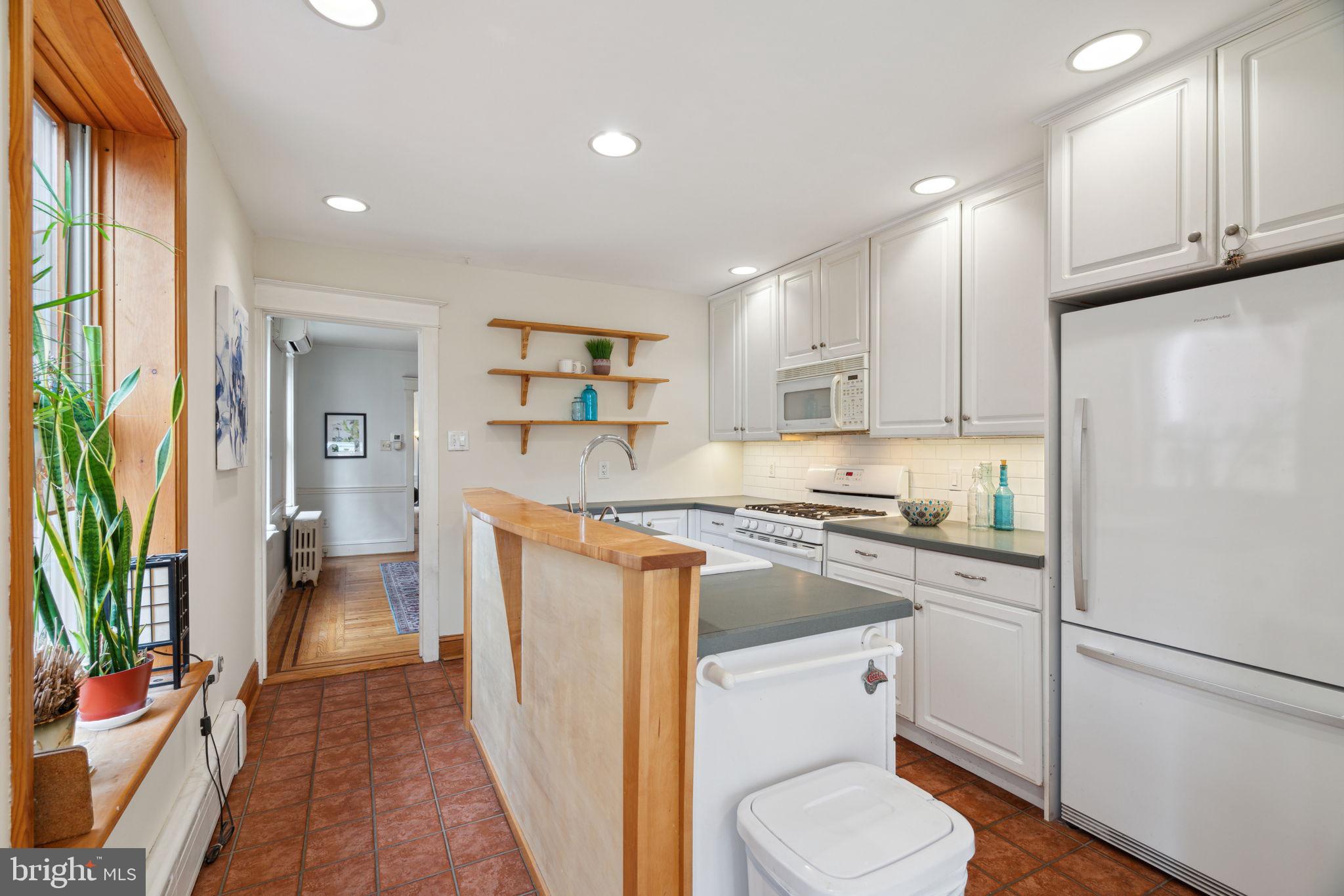 2216 Wallace Street Philadelphia, PA 19130 - Photo 9 of 34