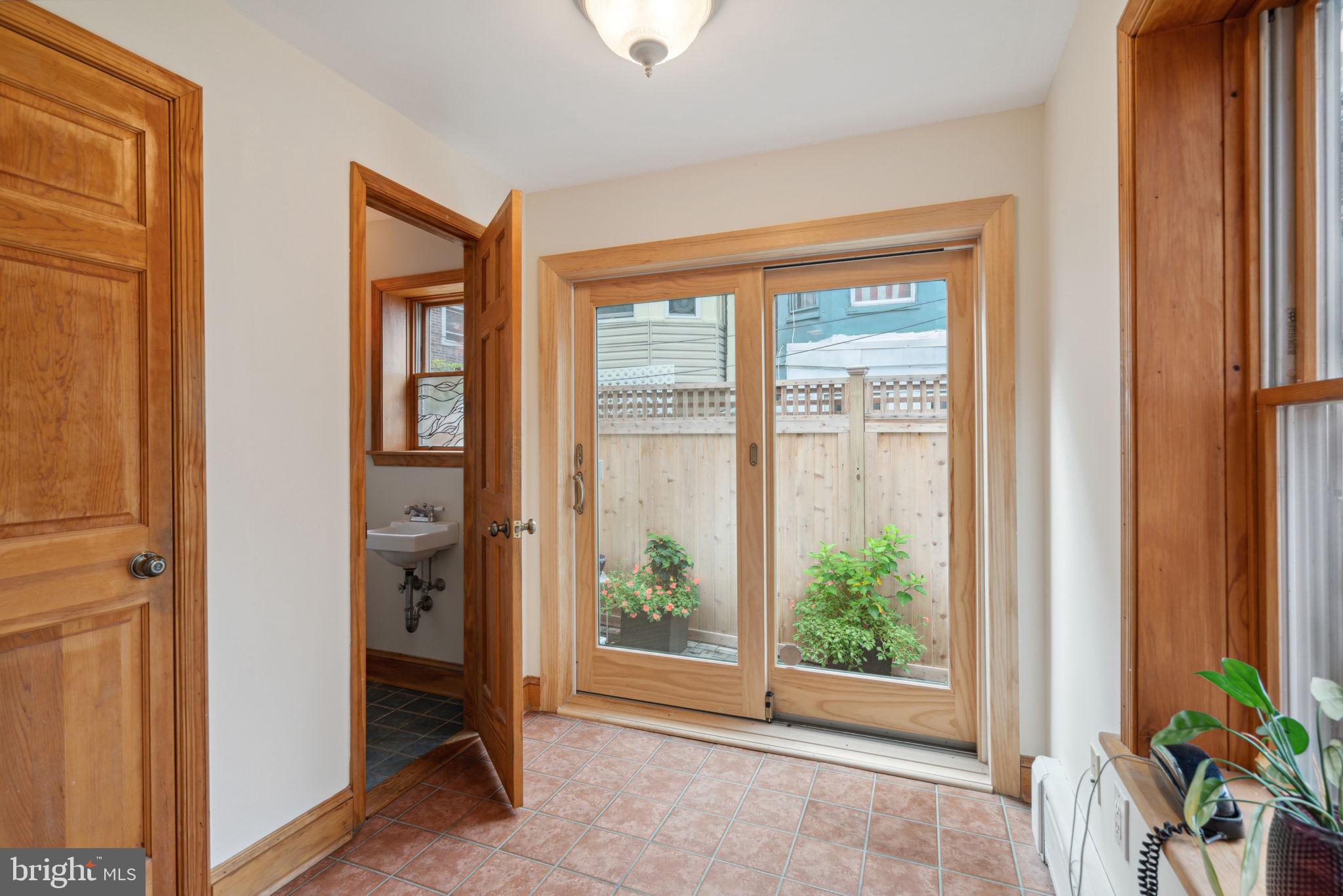 2216 Wallace Street Philadelphia, PA 19130 - Photo 10 of 34