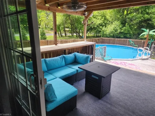 $279,900 | 207 Willowbrook Drive, Thomasville, NC 27360