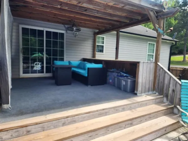 $279,900 | 207 Willowbrook Drive, Thomasville, NC 27360