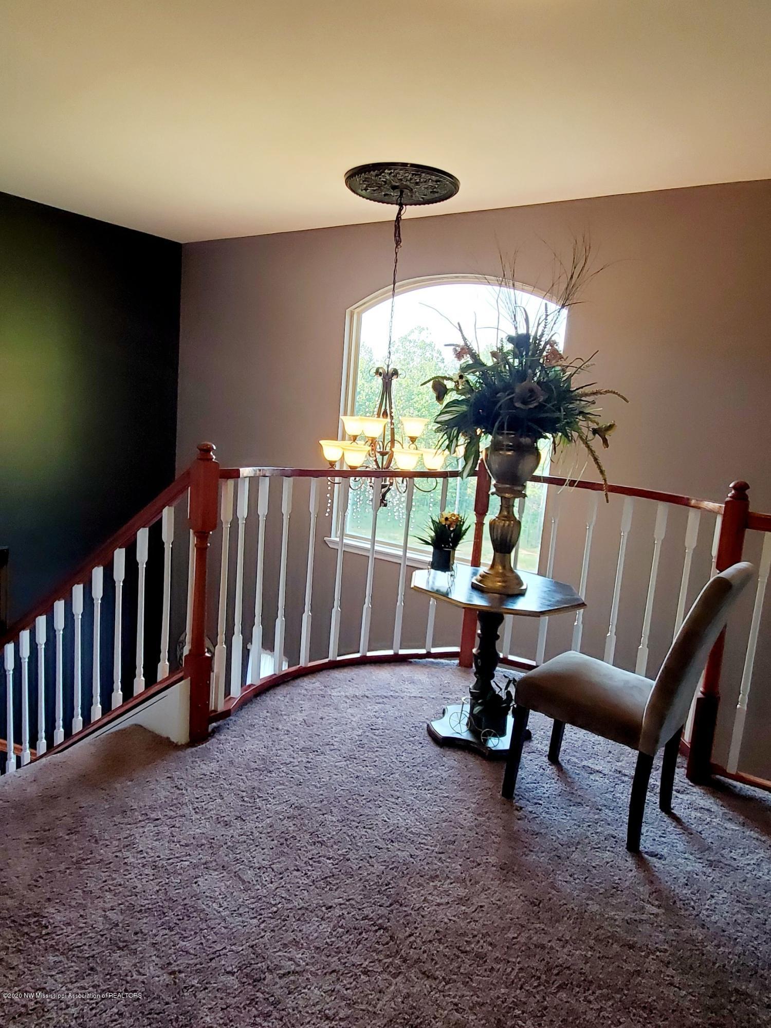 191 County Road 500 Ripley, MS 38663 - Photo 20 of 29 Seating Area Upstairs