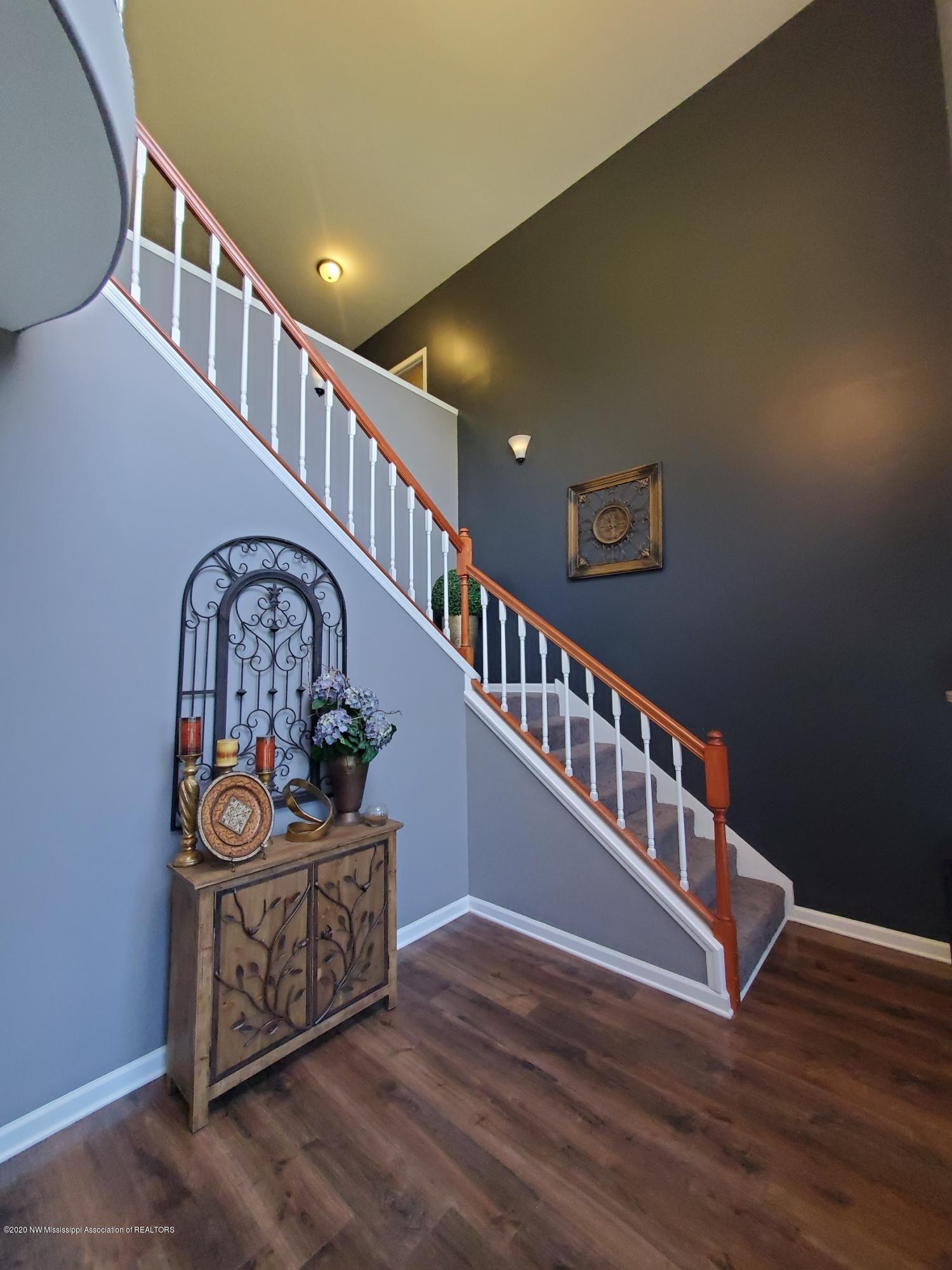 191 County Road 500 Ripley, MS 38663 - Photo 5 of 29 Foyer
