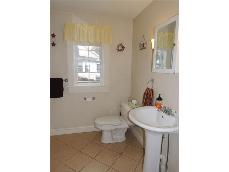 268 Silver Road Bangor, ME 04401 - Photo 18 of 35 Bathroom. Full bathroom on first...