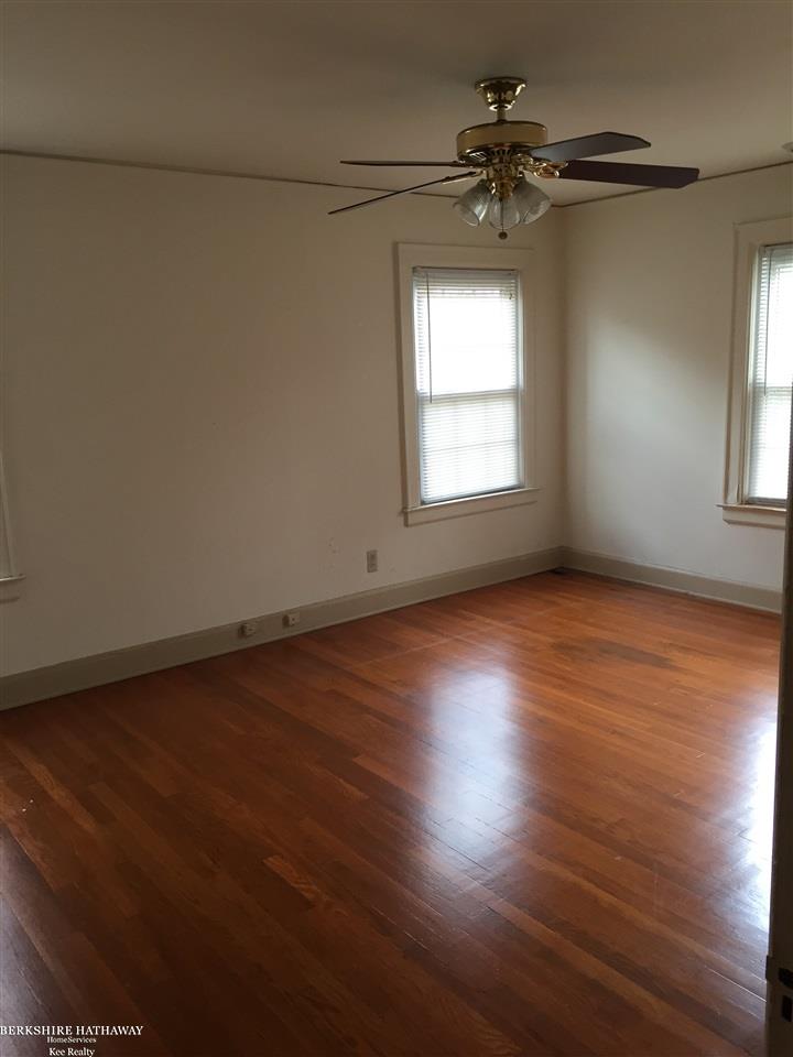 576-578 Neff Road Grosse Pointe, MI 48230 - Photo 14 of 25 31267371-13.JPG