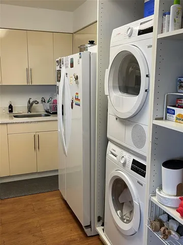 a view of kitchen and washer and dryer
