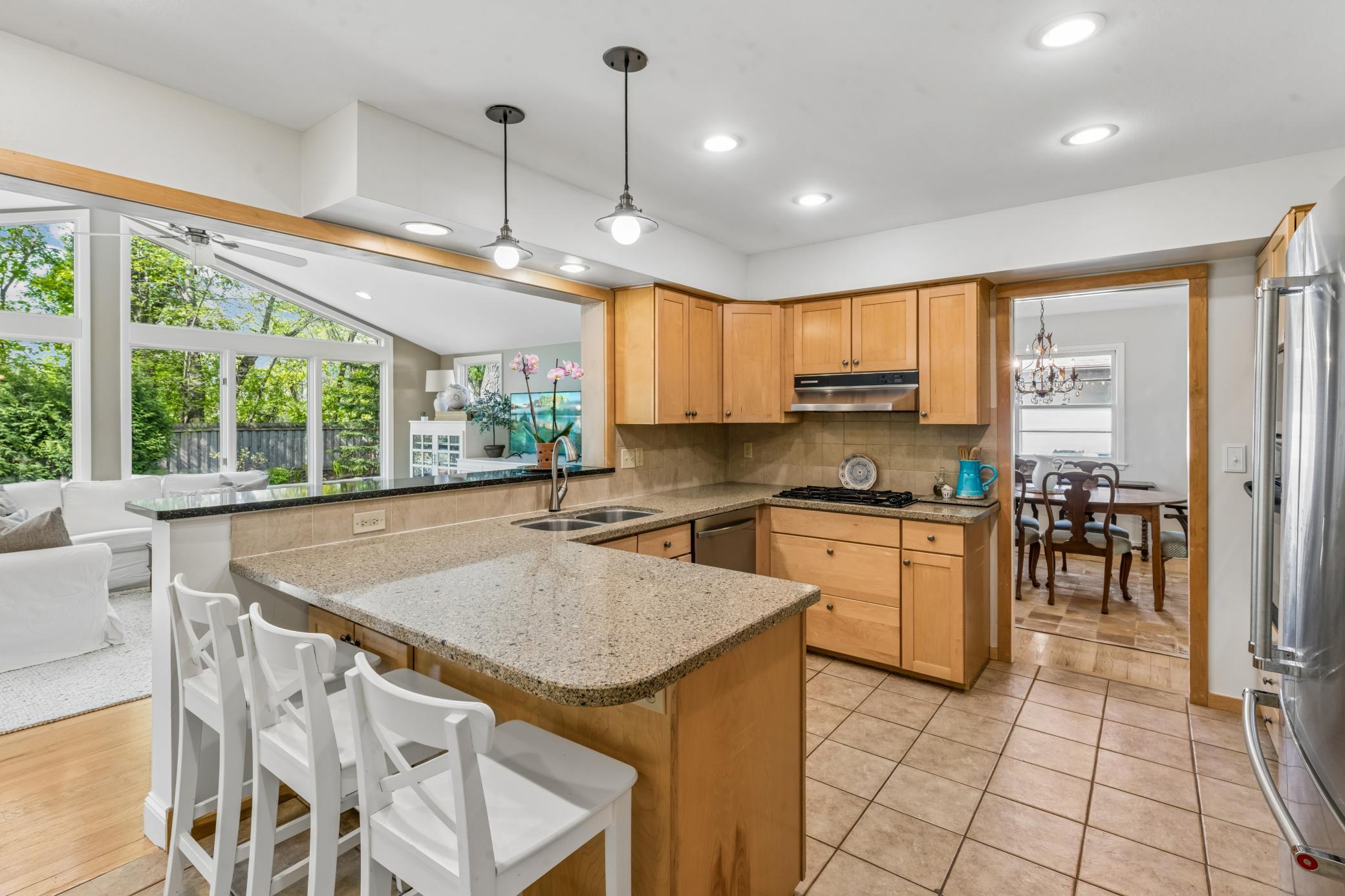 290 Ridgeview Drive Wayzata, MN 55391 - Photo 8 of 37 Gallery Image 8