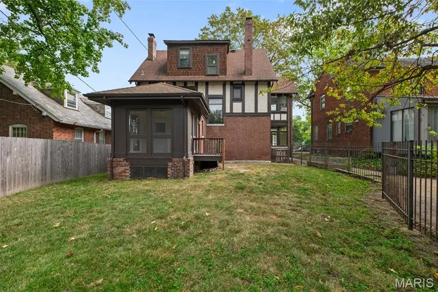 $549,900 | 739 Radcliffe Avenue, University City, MO 63130